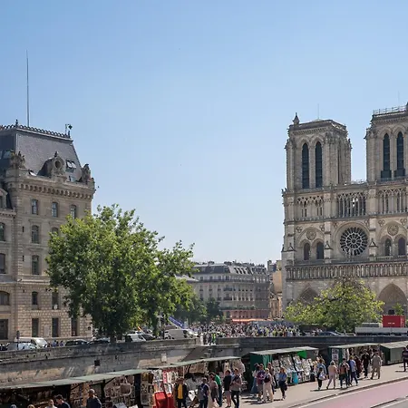 Apartment Spacieux A Deux Pas De Notre-dame Paris